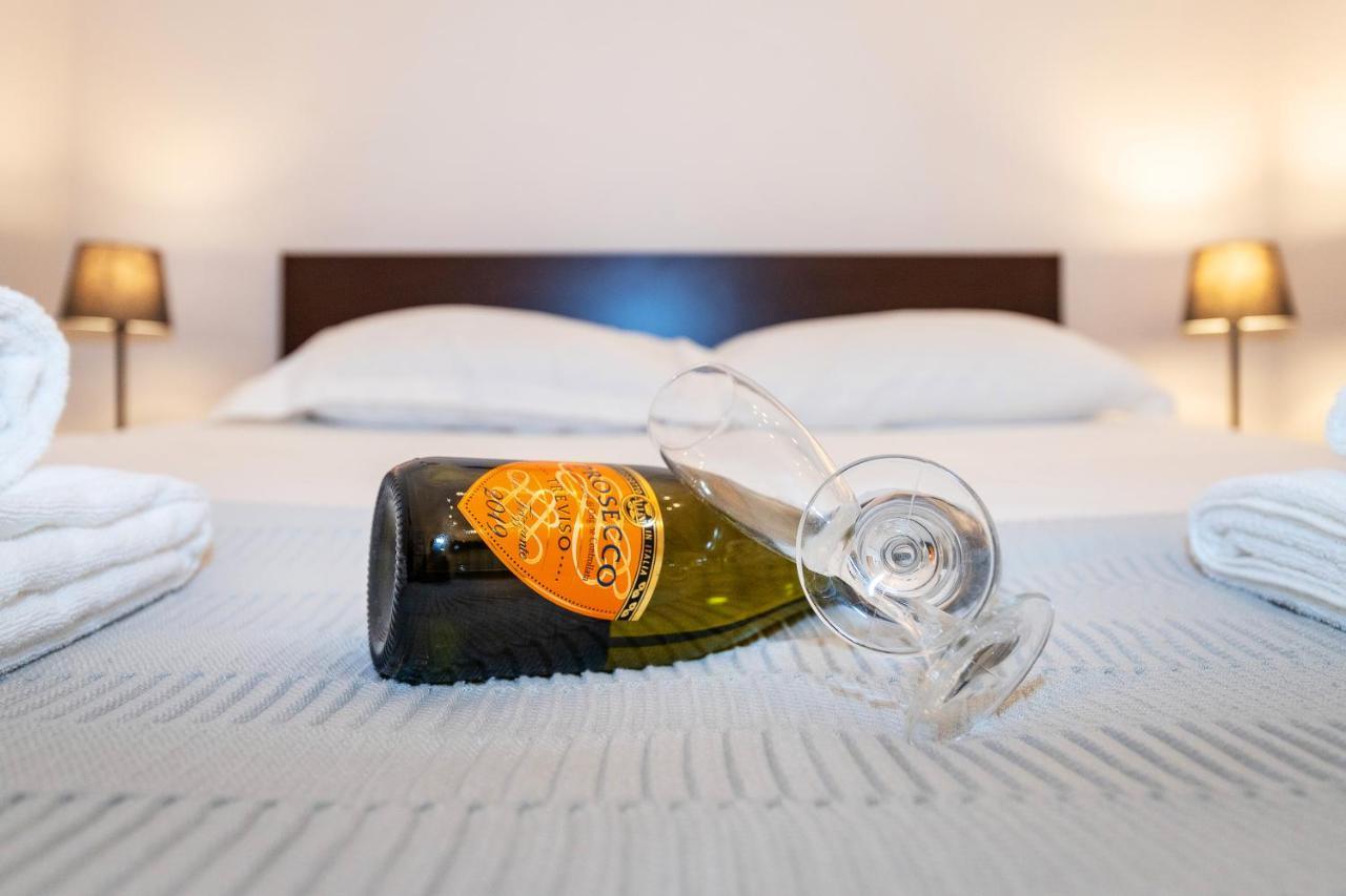 Stesicoro Exclusive Rooms Catania Bagian luar foto