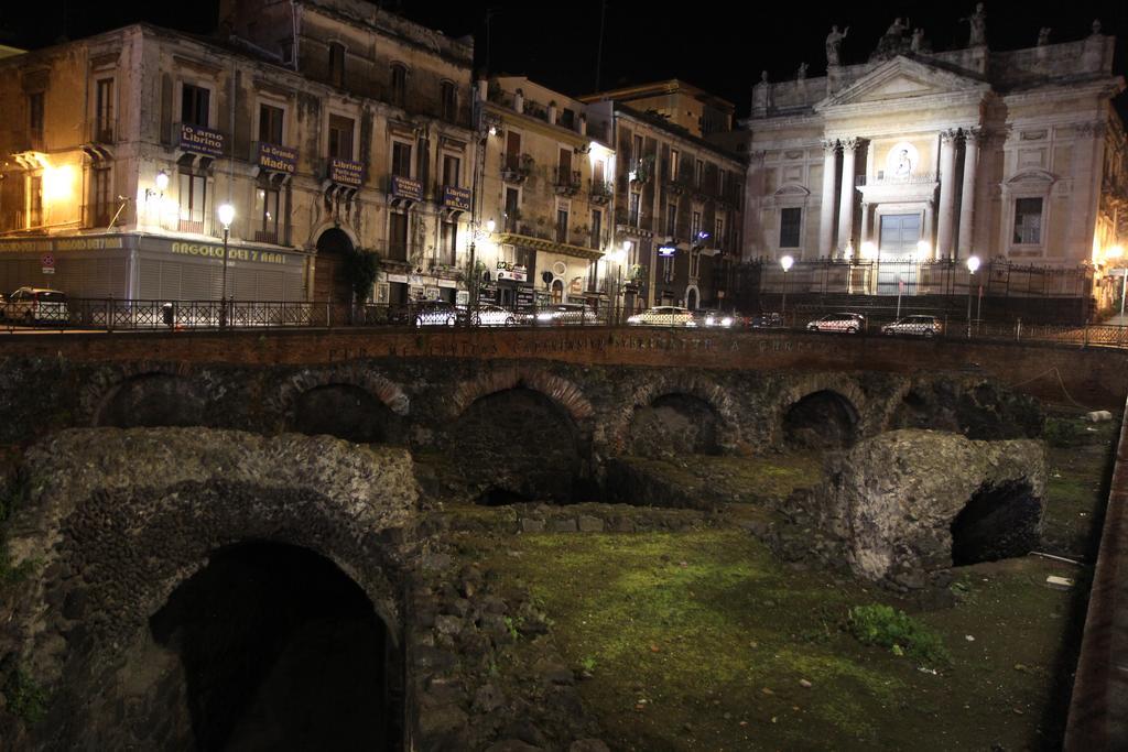 Stesicoro Exclusive Rooms Catania Bagian luar foto