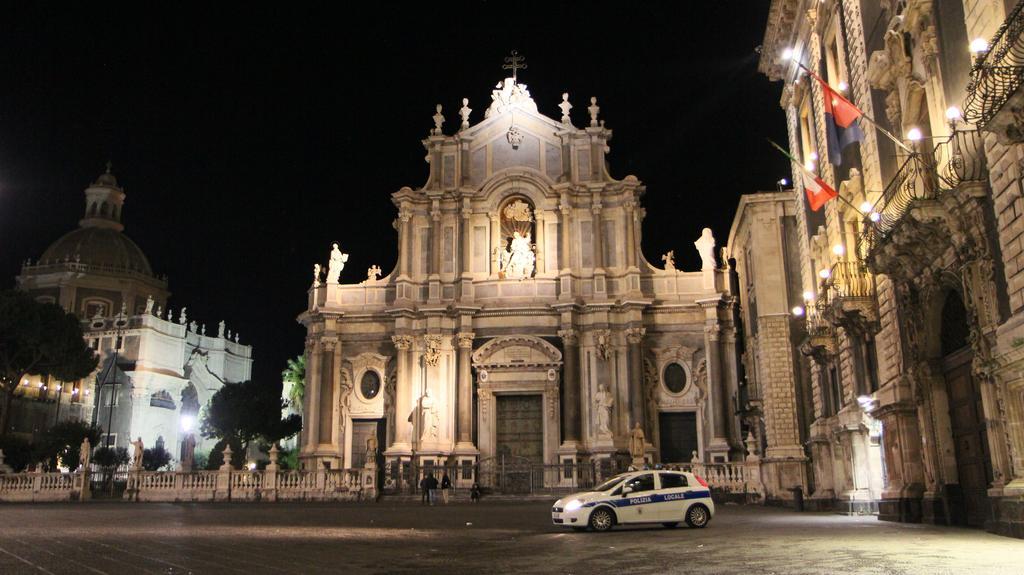 Stesicoro Exclusive Rooms Catania Bagian luar foto