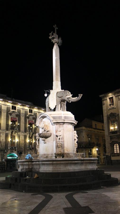 Stesicoro Exclusive Rooms Catania Bagian luar foto